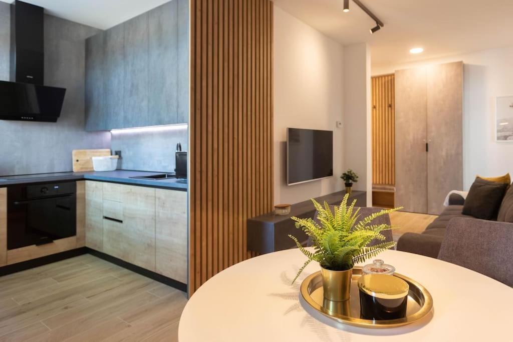 Flat4Us#Cozy#Freeparking#5People Διαμέρισμα Ζάγκρεμπ Εξωτερικό φωτογραφία