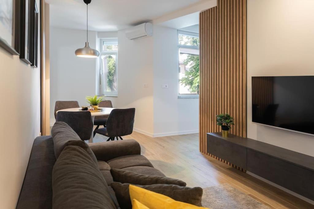 Flat4Us#Cozy#Freeparking#5People Διαμέρισμα Ζάγκρεμπ Εξωτερικό φωτογραφία